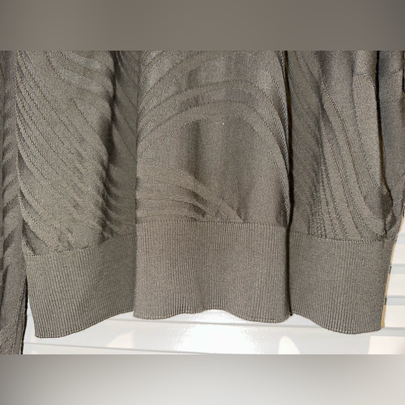 Hermes Men's “Quincaillerie Equestre" crewneck sweater, Size L, 100% Wool,$1,175 - Picture 8 of 15